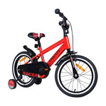 Rotes Kinderfahrrad mit Stützrädern in der Seitenansicht