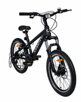 Schwarzes Fahrrad von vorne gesehen