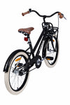 Schwarzes Fahrrad von hinten gesehen