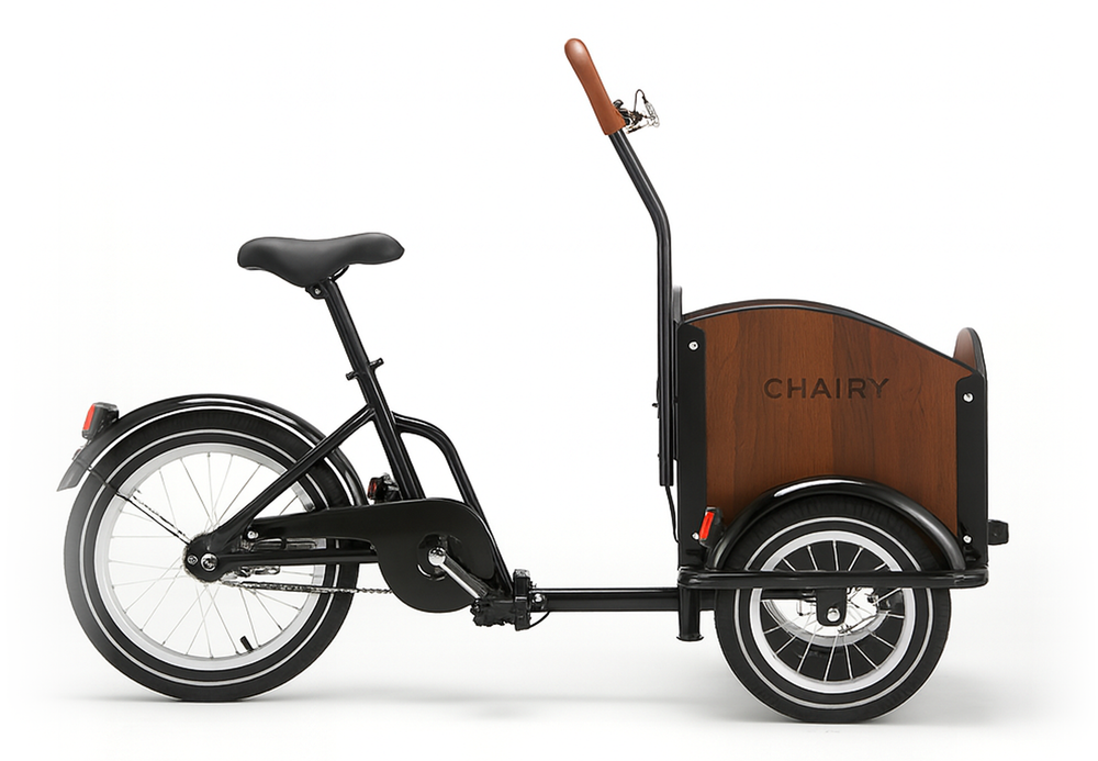 Blau-schwarzes Kinderfahrrad mit Trinkflasche.