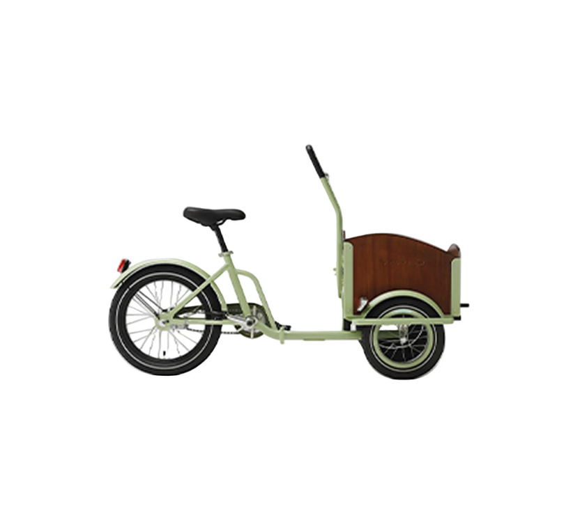 Grünes Lastenrad mit hölzerner Transportbox.