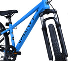 Blaues Fahrrad mit schwarzer Federgabel