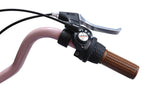 Schaltgriff am rosa Fahrradlenker