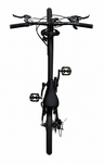 Schwarzes Fahrrad von oben gesehen