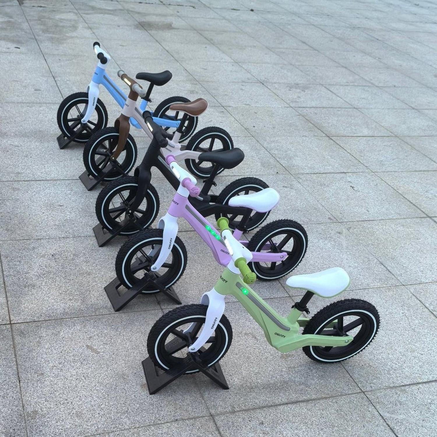 <p>Von der ersten Fahrt zum <em>Schulweg</em></p>